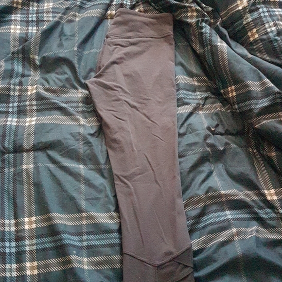 3 pairs of leggings - Picture 2 of 7